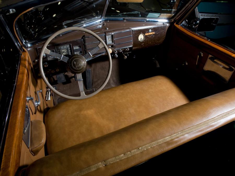  Cadillac V16 Presidential Convertible Parade Limousine by Fleetwood 1938 года  (фото 41 из 57)